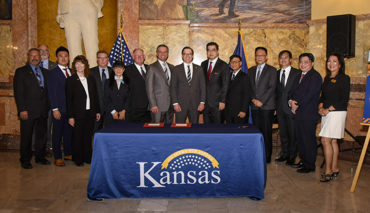 Governor Laura Kelly&#8217;s Administration Signs Significant Wheat Deal with Taiwan