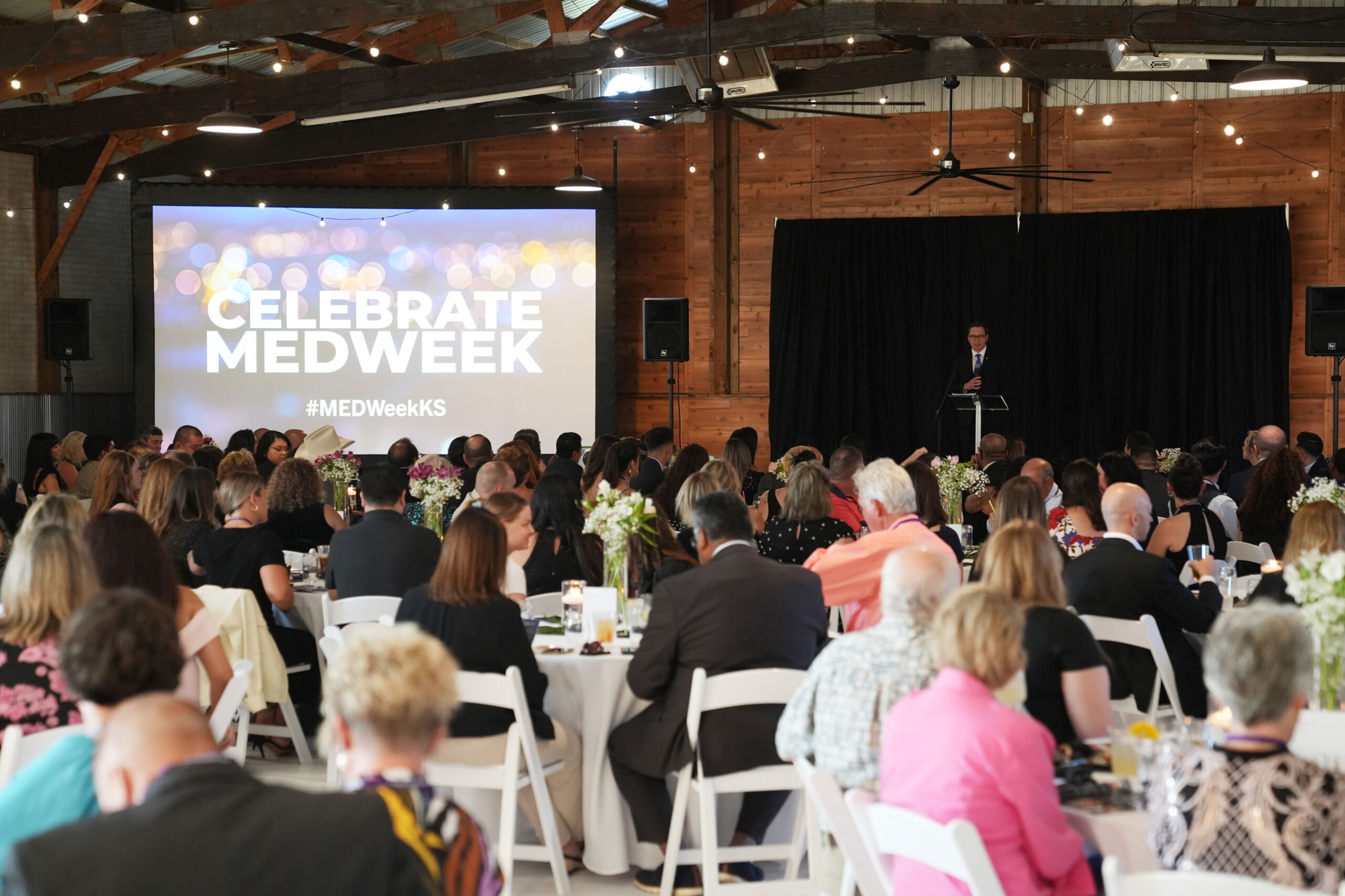 Governor Kelly Congratulates Recipients of 39th Annual Minority and Women Business Awards