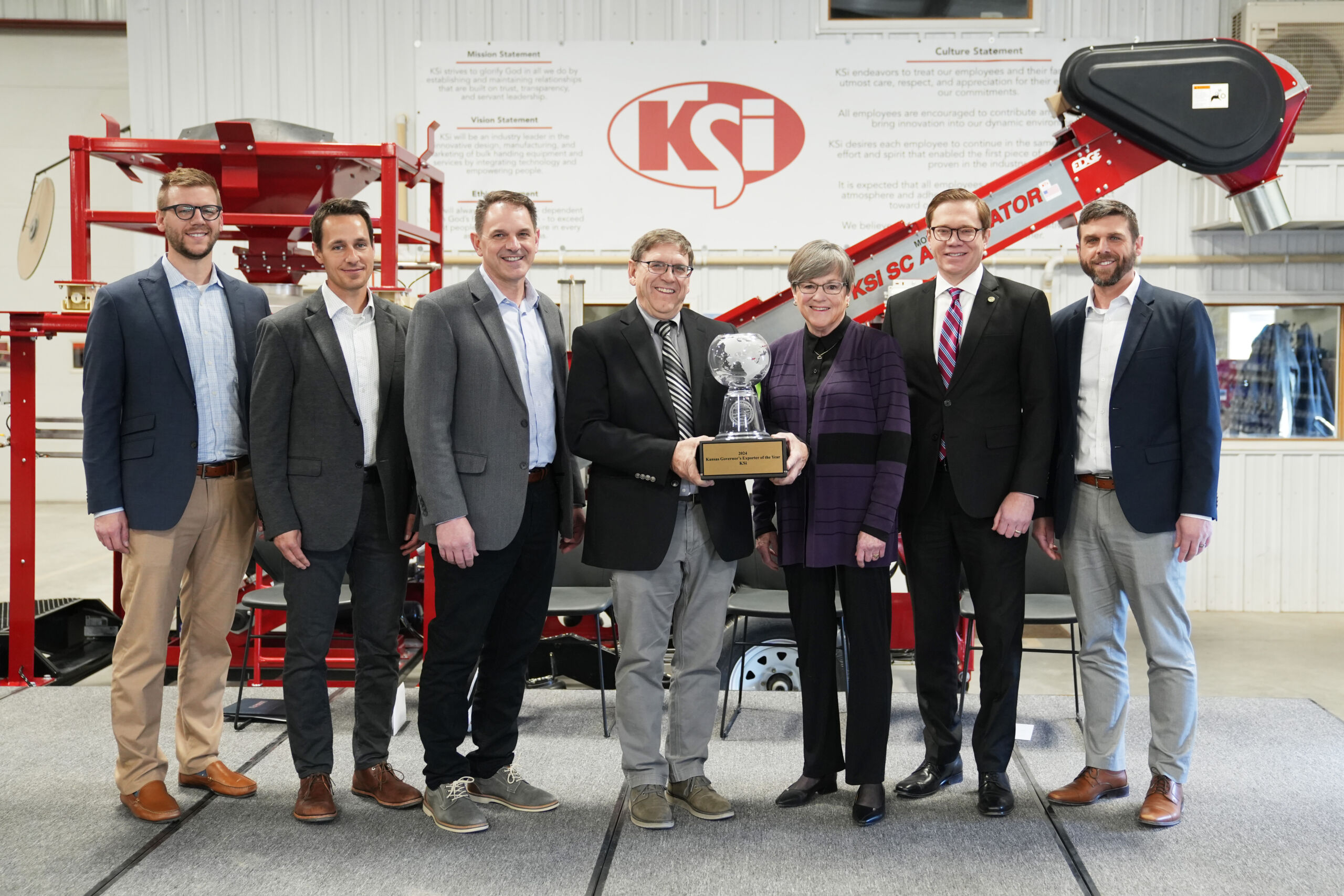 Governor Kelly, Lieutenant Governor Toland Visit KSi Conveyors, 2024 Exporter of the Year